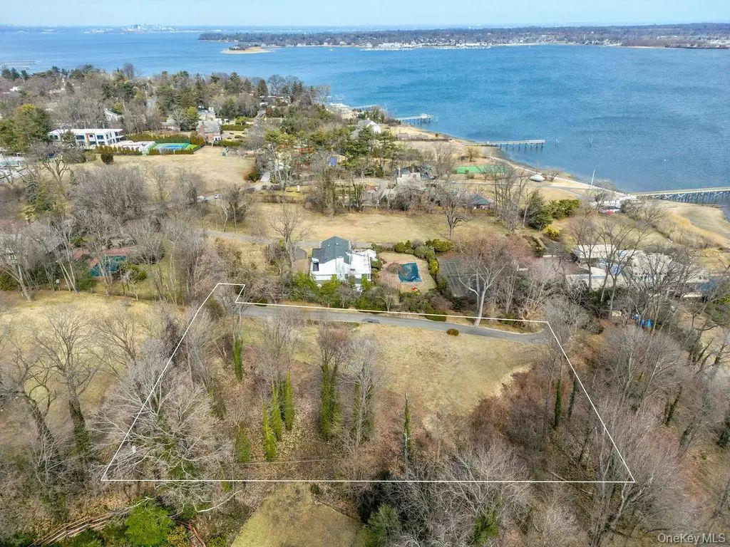 Great Neck, NY 11024,36 Pheasant Run LN
