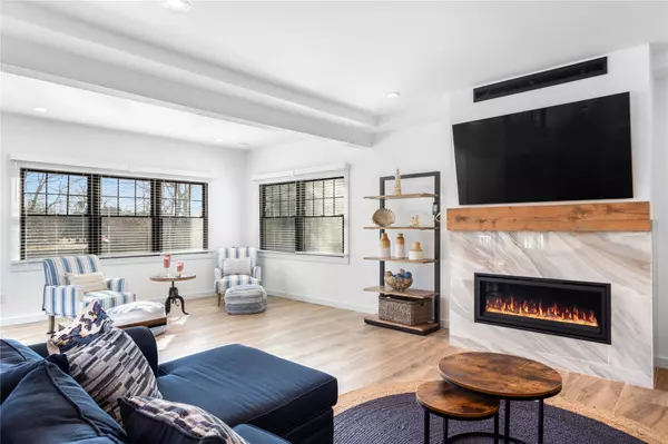 East Quogue, NY 11942,9 Walker CT
