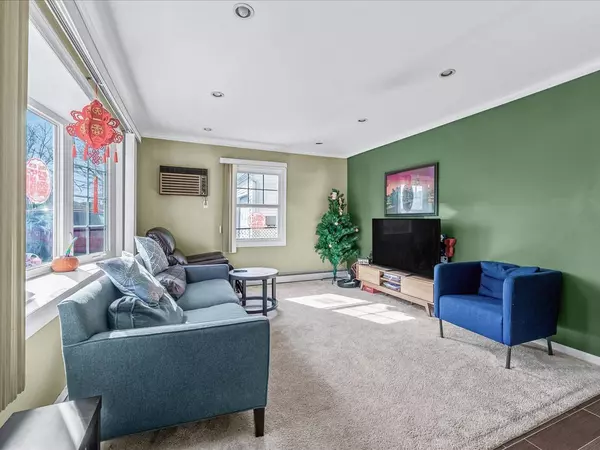 Carle Place, NY 11514,268 Fairfield AVE
