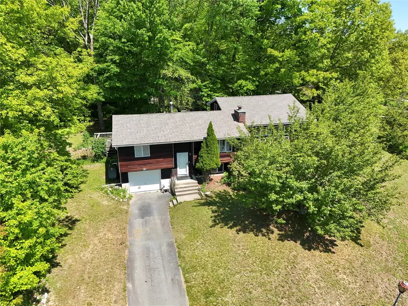 44 Karen Joy DR, Middletown, NY 10940