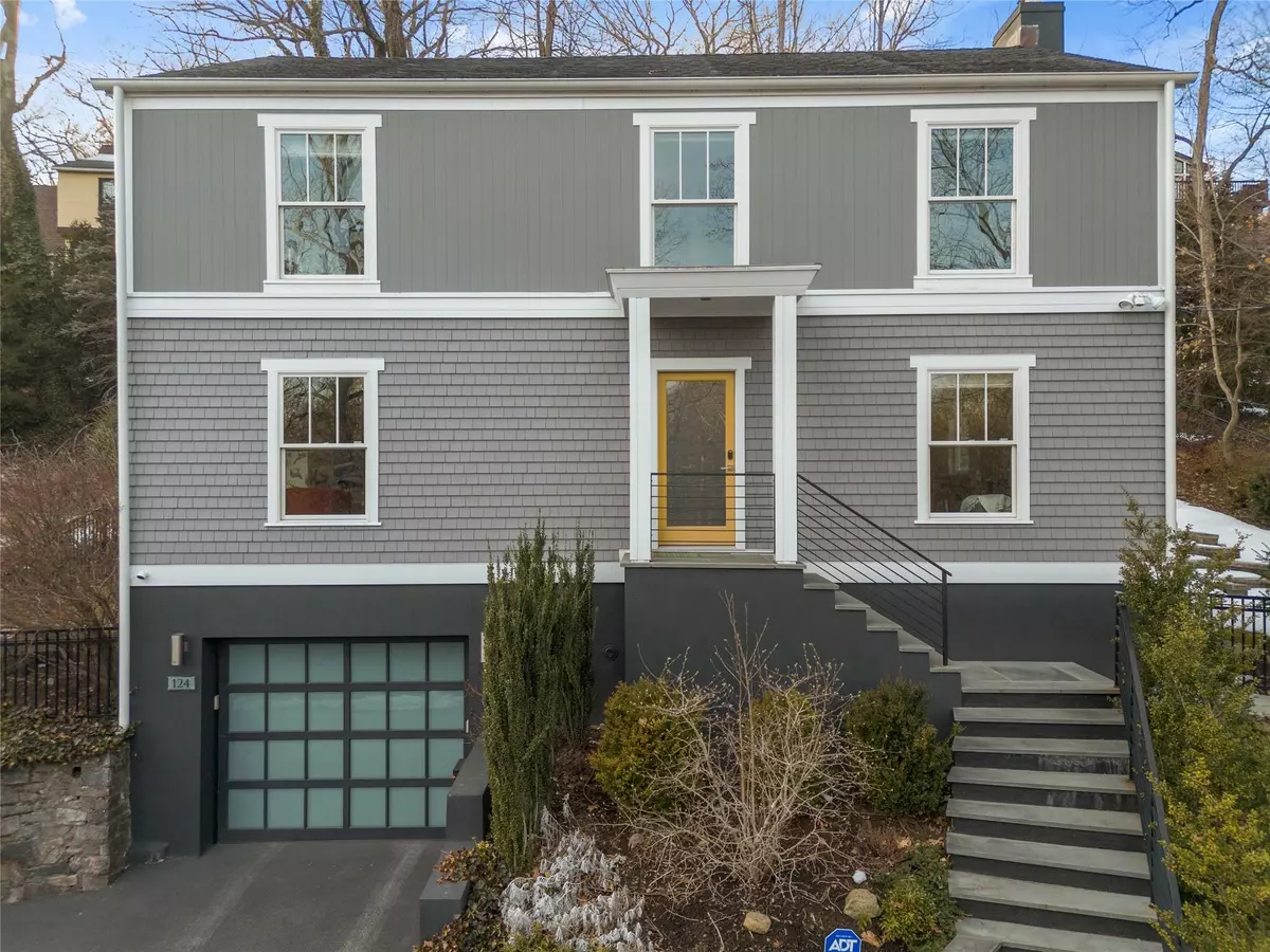 Scarsdale, NY 10583,124 Aqueduct DR