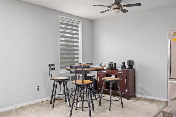Lynbrook, NY 11563,504 Merrick RD #2k