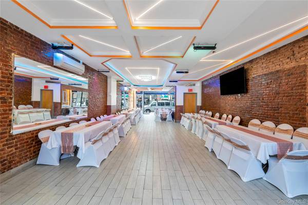 Elmhurst, NY 11373,91-08 43rd Ave