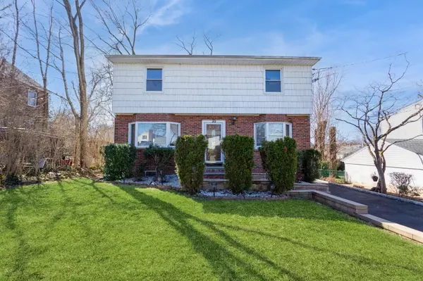 52 Delaware RD, Yonkers, NY 10710