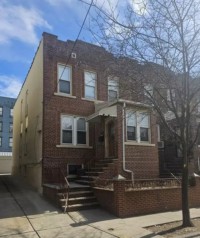 Astoria, NY 11103,24-41 43 ST