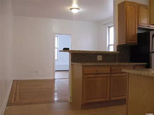 Astoria, NY 11105,21-07 38 ST