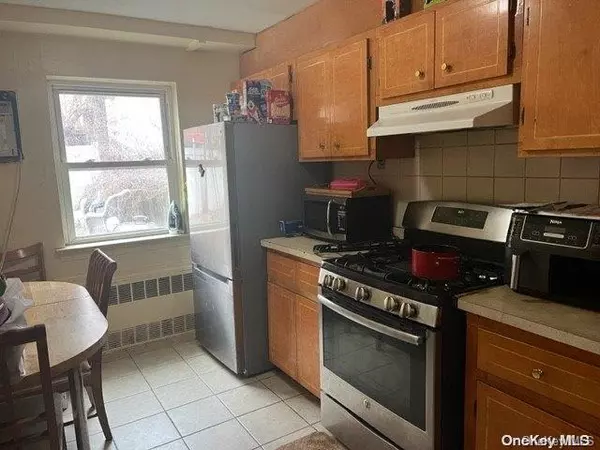 Queens Village, NY 11427,89-91 215th Place