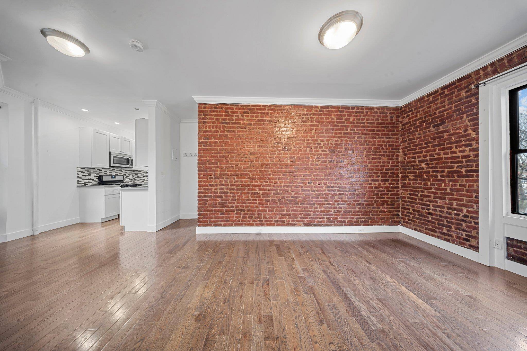 21-06 35th Street #3E, Astoria, NY 11105