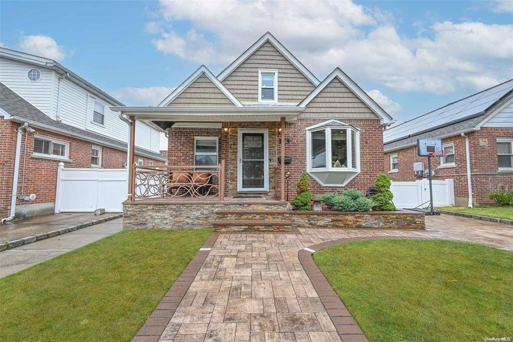 173-11 47th AVE, Flushing, NY 11358