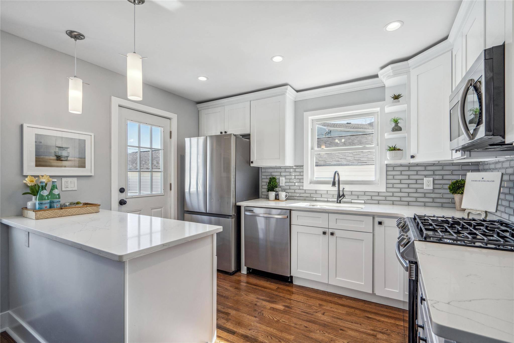 Wantagh, NY 11793,1235 Glenwood RD