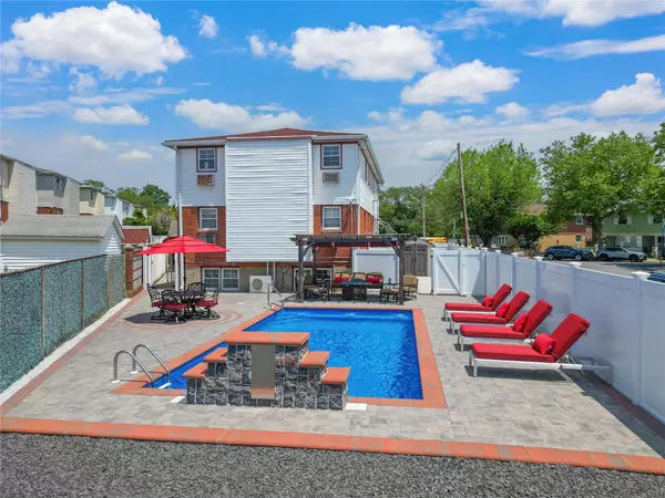 Howard Beach, NY 11414,155-30 99th ST