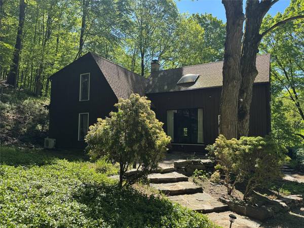 200 Chestnut Ridge RD, Bedford Corners, NY 10549