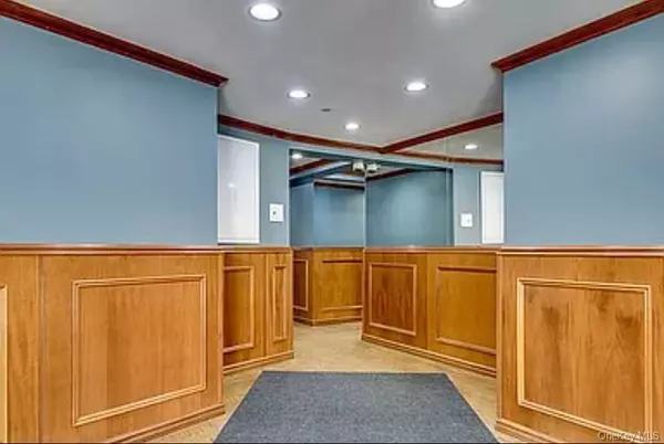 Kew Gardens, NY 11415,118-82 Metropolitan AVE #1B