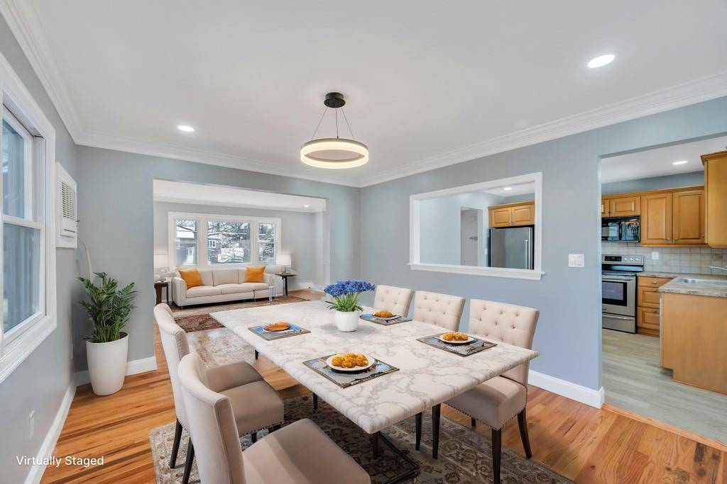 Huntington Station, NY 11746,91 Maplewood RD