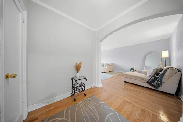 Rego Park, NY 11374,98-120 Queens BLVD #6G
