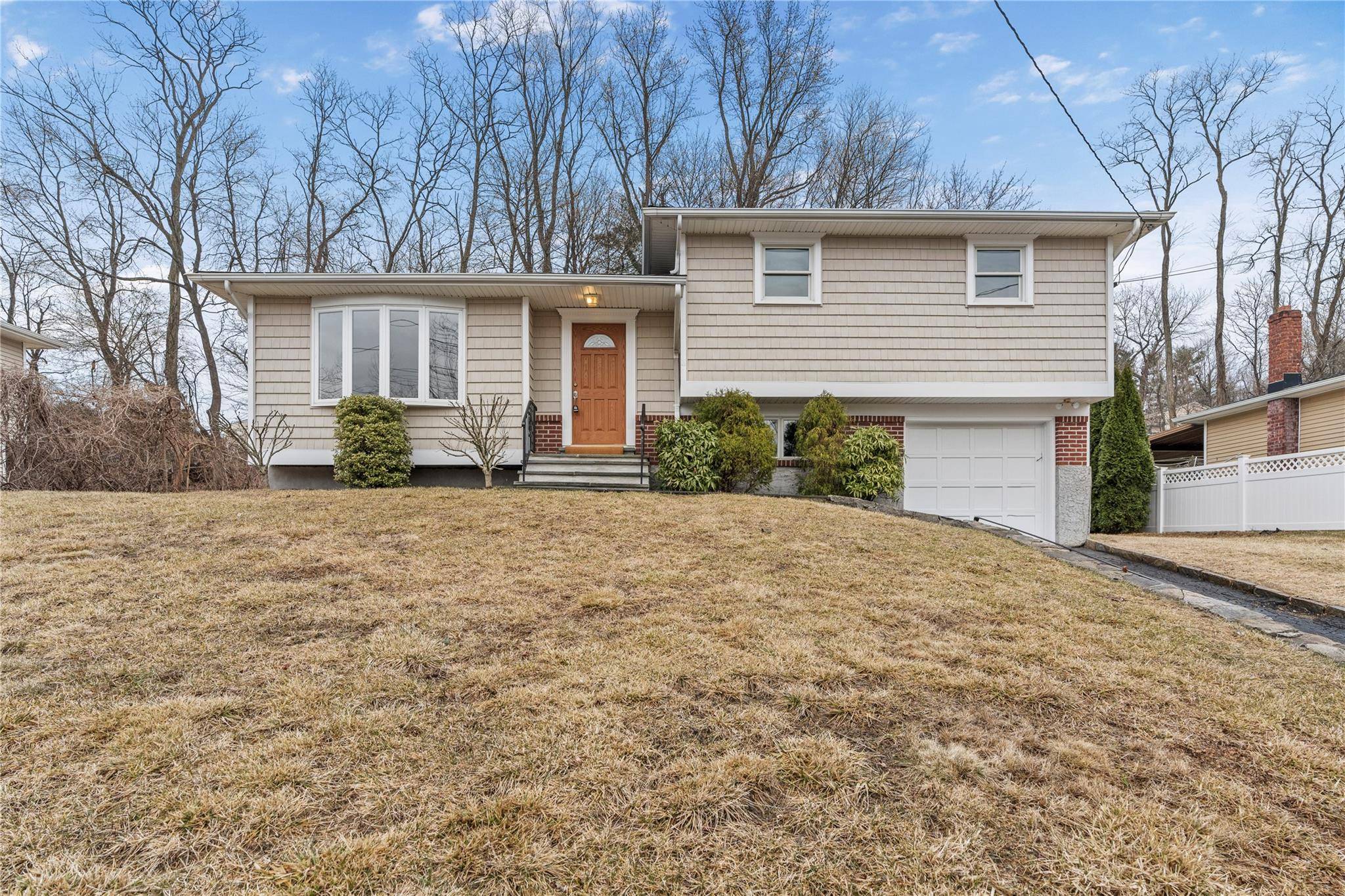 9 Rumbrook RD, Elmsford, NY 10523