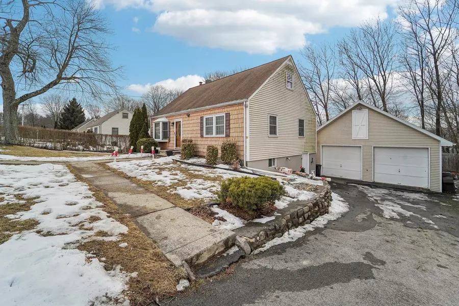 2739 Windmill DR, Yorktown Heights, NY 10598