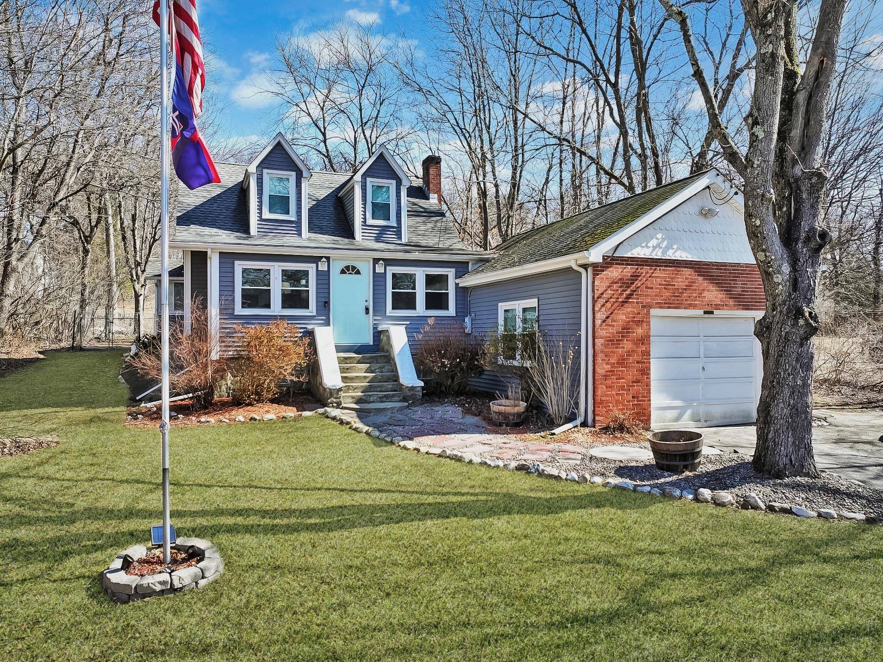 302 Hickory AVE,  New Windsor,  NY 12553