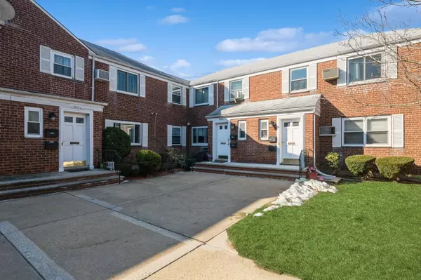 255-10 75 Avenue #GV50-B9-2, Glen Oaks, NY 11004