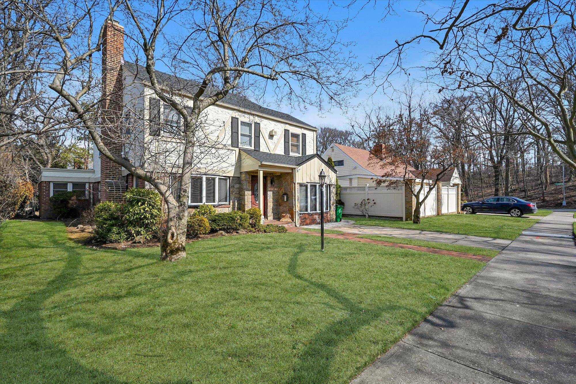 219-05 82nd AVE, Hollis Hills, NY 11427