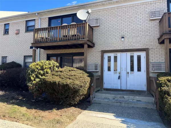 256 Sneden PL #256, Spring Valley, NY 10977