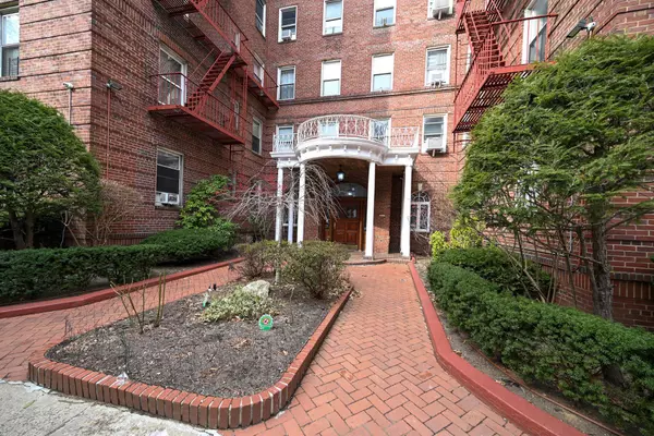 Forest Hills, NY 11375,111-39 76th Road #D7