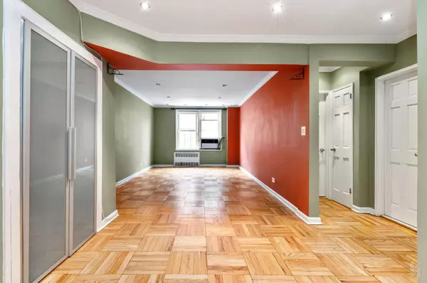 Jackson Heights, NY 11372,33-45 90th ST #1K