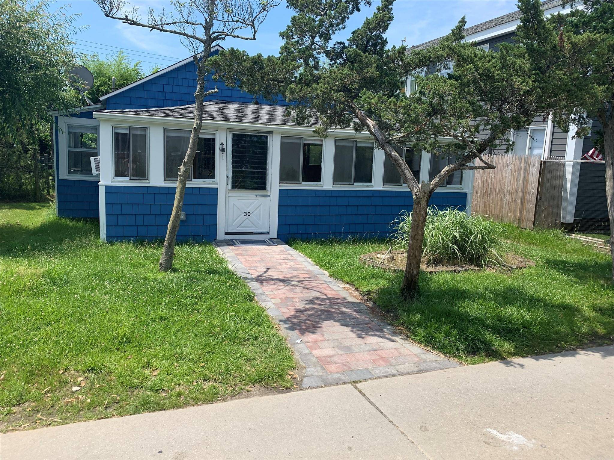 30 Bungalow WALK, Ocean Beach, NY 11770