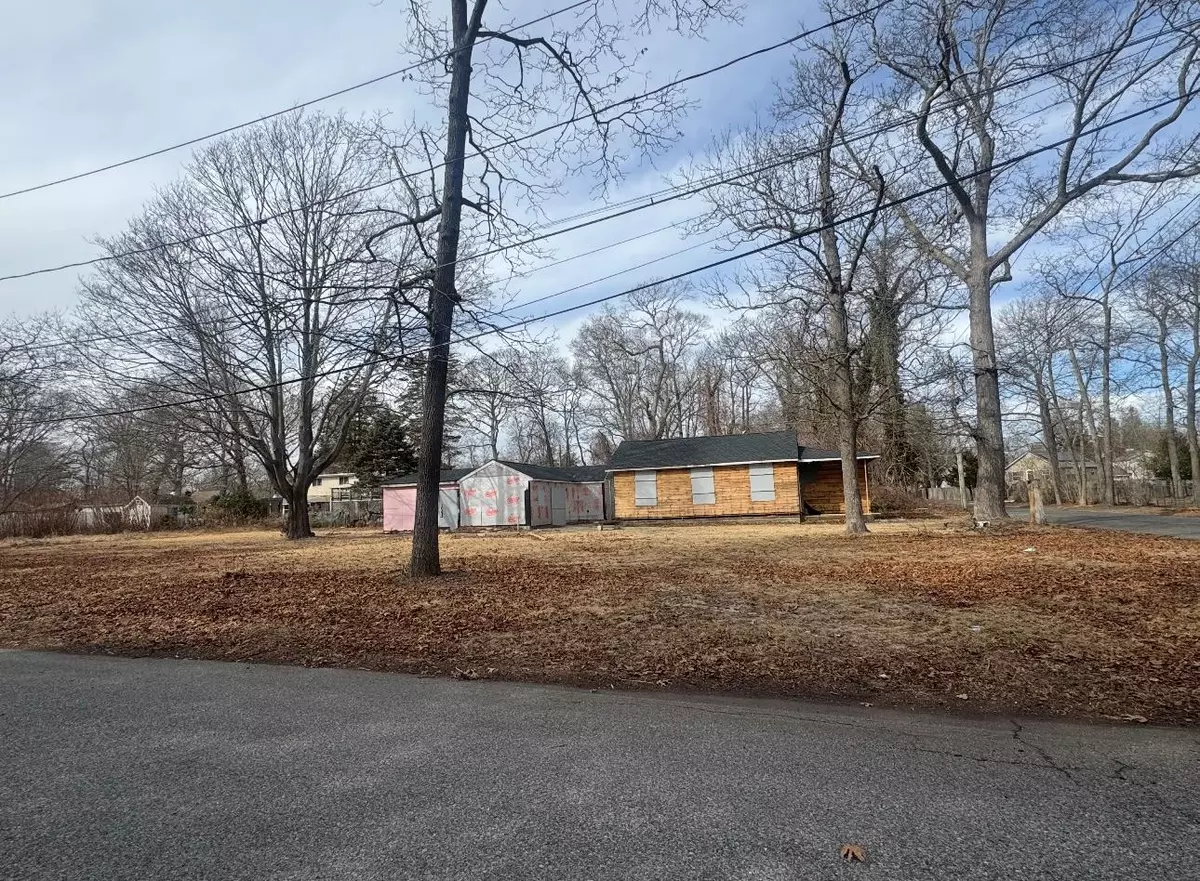 Mastic Beach, NY 11951,148 Elder DR