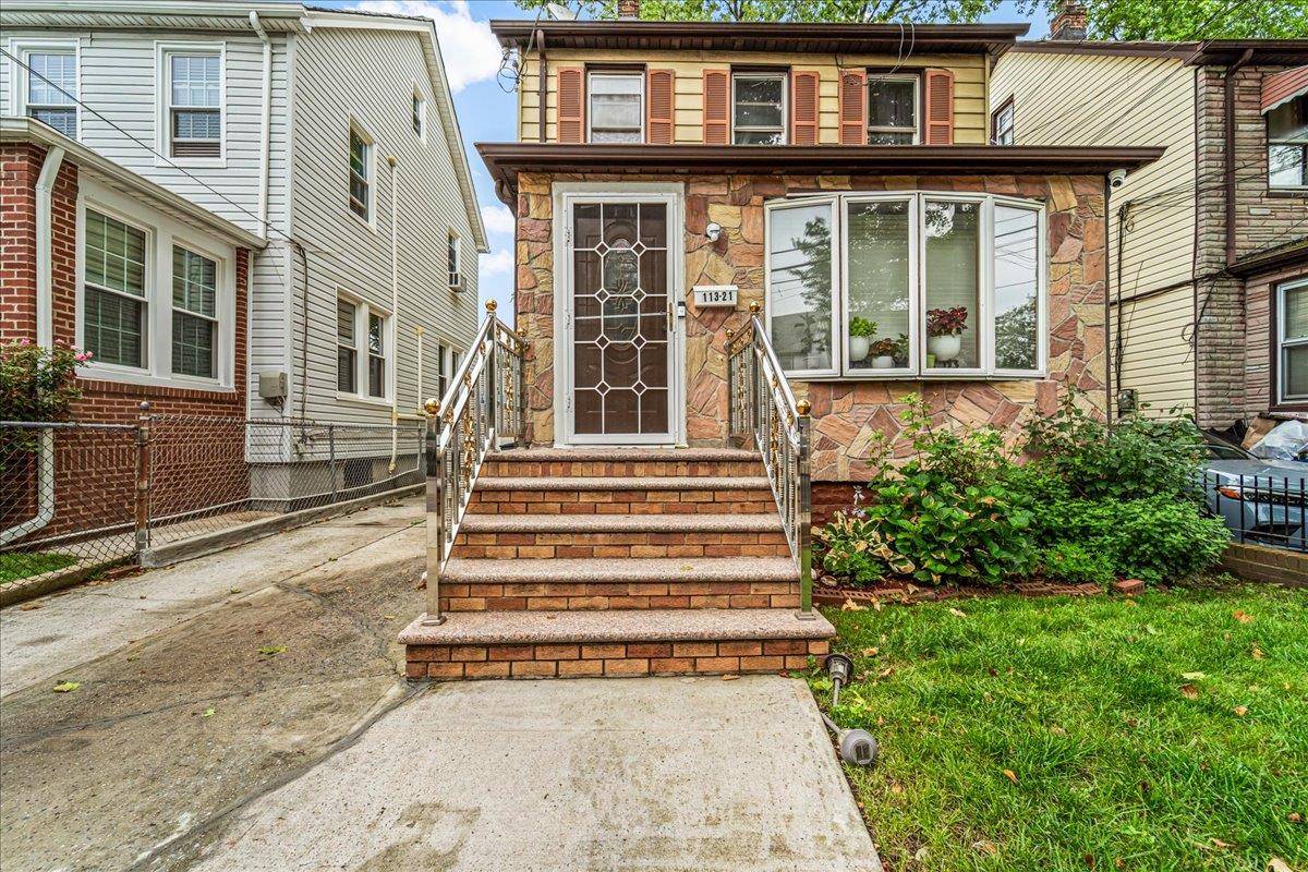 113-21 203rd ST, Saint Albans, NY 11412