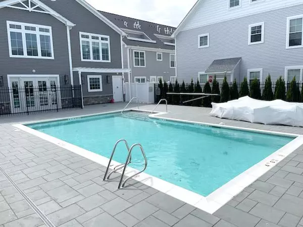 East Meadow, NY 11554,409 Emanuel WAY #409