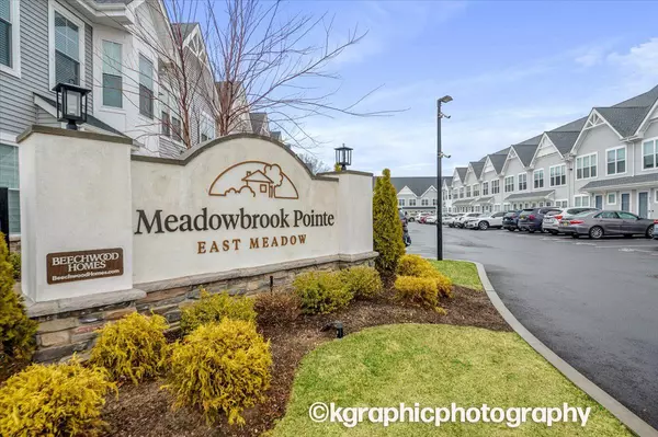 409 Emanuel WAY #409, East Meadow, NY 11554