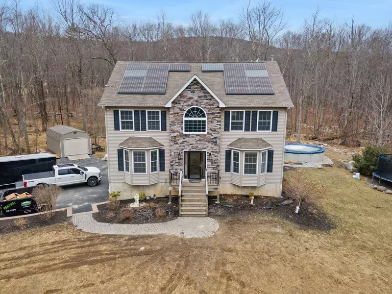 38 Dakota CT, Bloomingburg, NY 12721