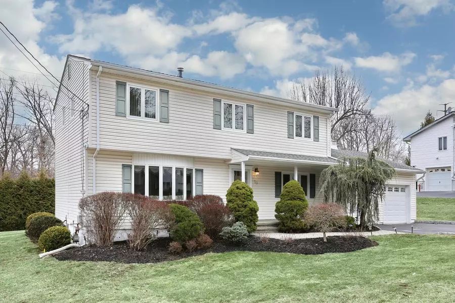 50 Princeton DR, Tappan, NY 10983