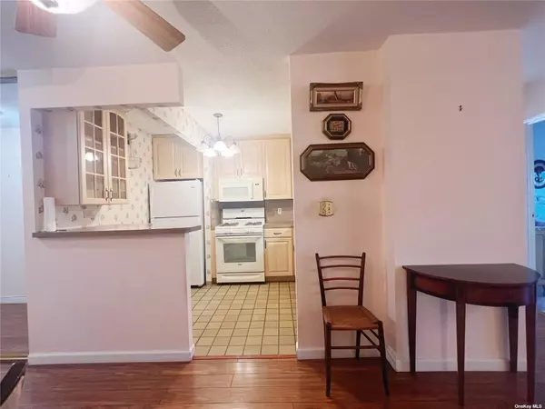 Bayside, NY 11360,2 Bay Club DR #11D