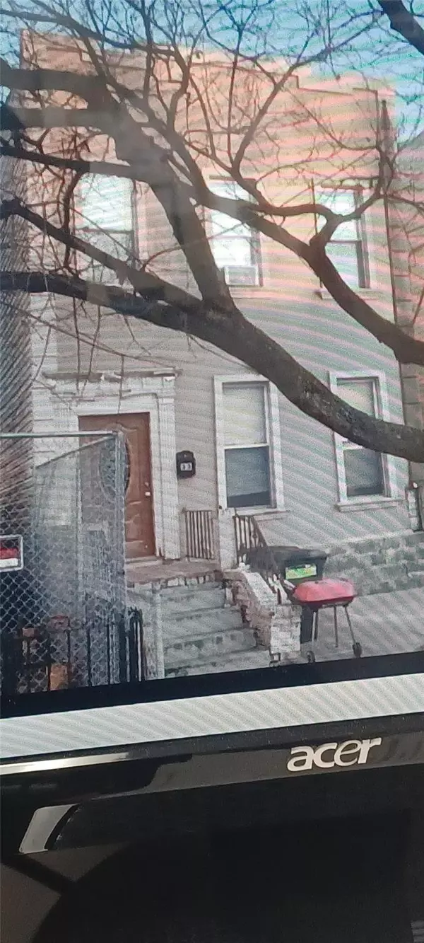 Brooklyn, NY 11208,33 Essex ST