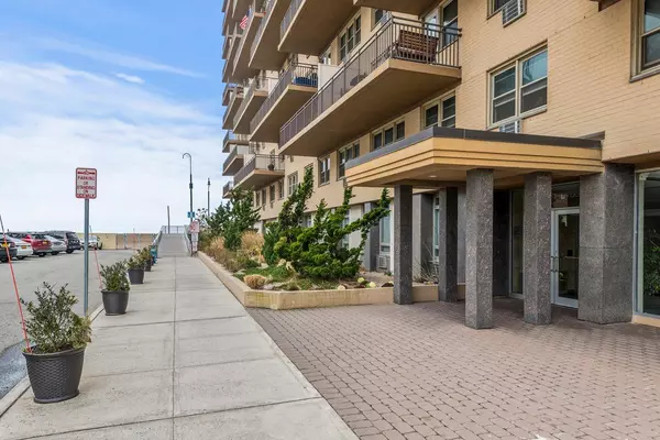 25 Neptune BLVD #5C, Long Beach, NY 11561