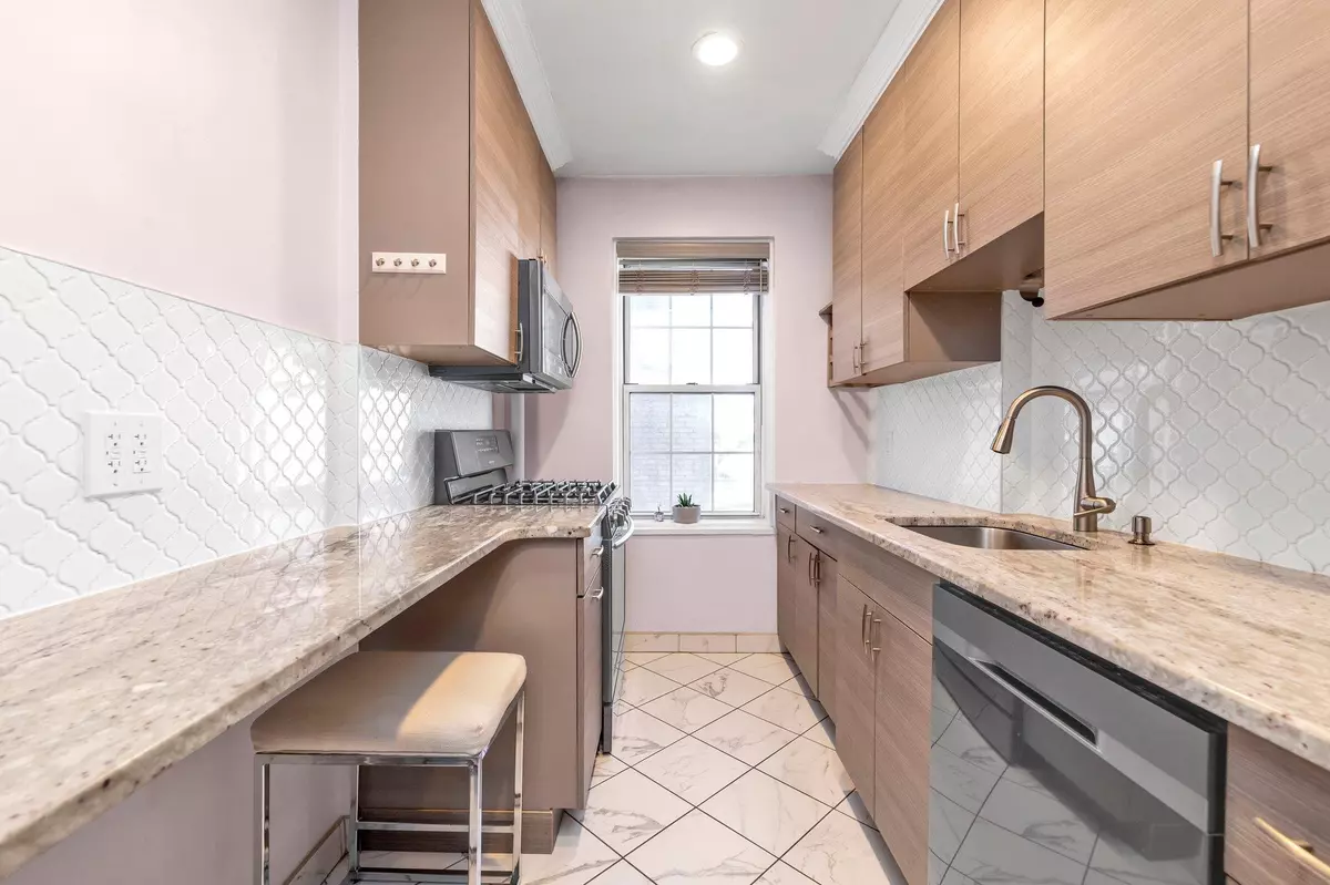 Woodside, NY 11377,30-81 54th ST #4B
