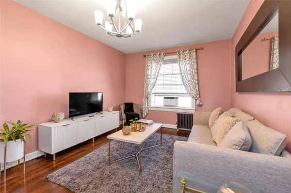 Woodside, NY 11377,30-81 54th ST #4B