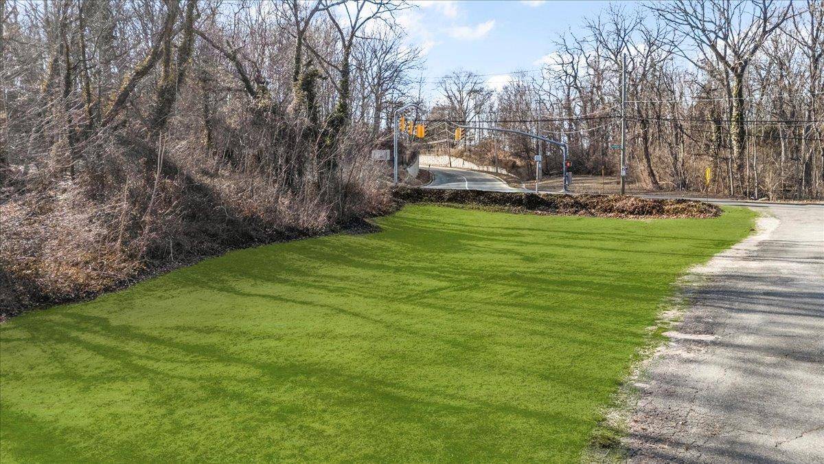 Woodbury, NY 11797,264 Woodbury Road