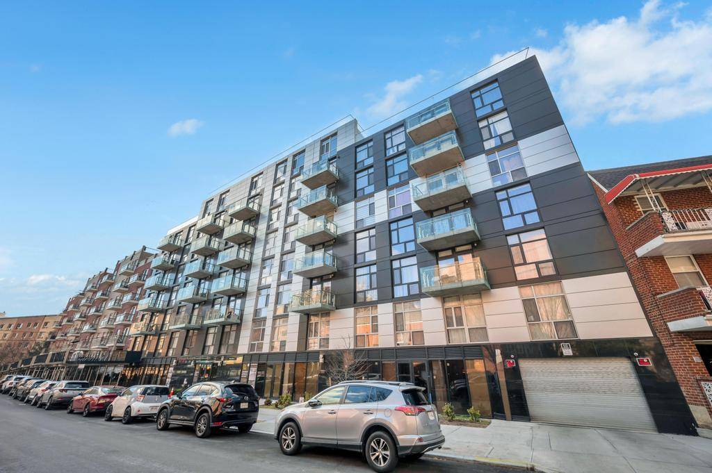 Rego Park, NY 11374,65-18 Austin St #6D