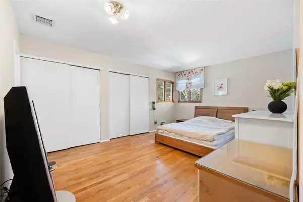 Deer Park, NY 11729,163 Albany ST