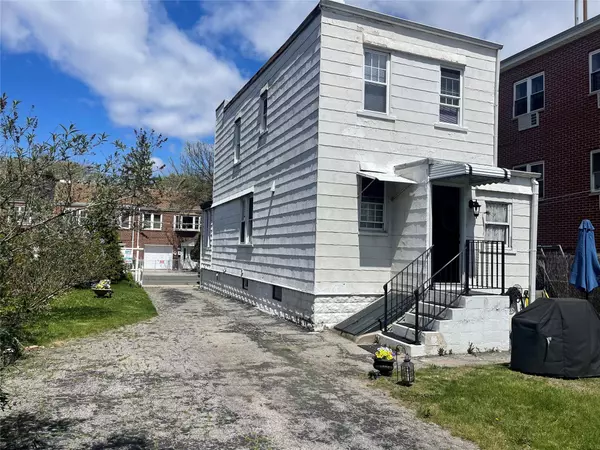 Glendale, NY 11385,5844 78th AVE