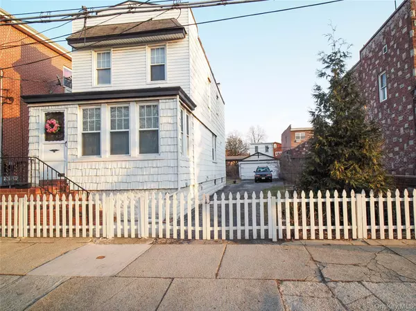 5844 78th AVE, Glendale, NY 11385