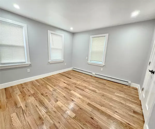 Cambria Heights, NY 11411,114-16 207 st