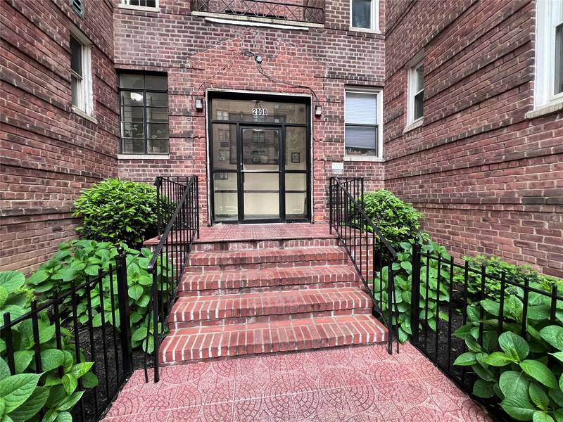 2090 Barnes AVE #2H, Bronx, NY 10462