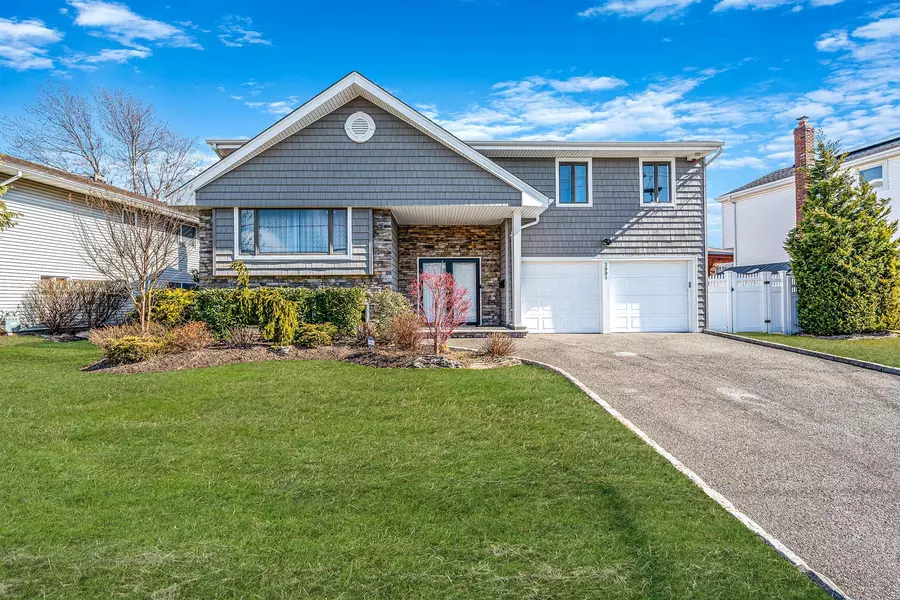 3001 Hewlett AVE, Merrick, NY 11566