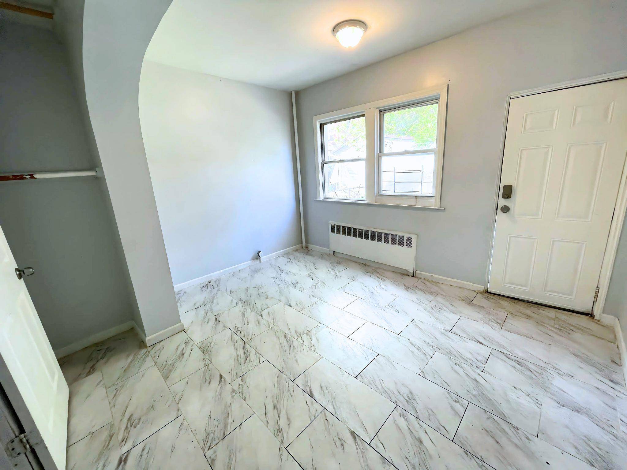 Bronx, NY 10469,943 E 213th ST