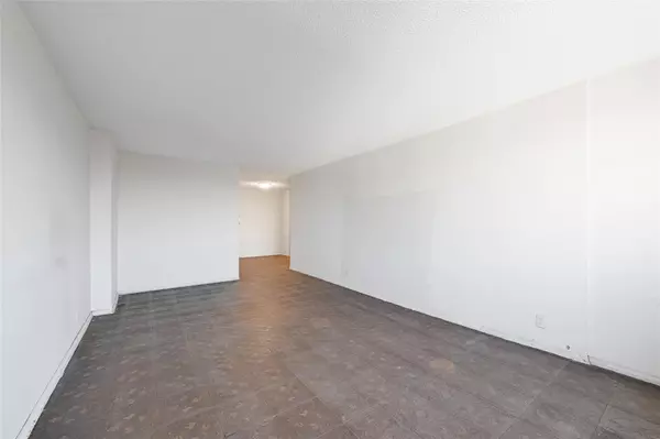 Forest Hills, NY 11375,118-17 Union TPKE #5D