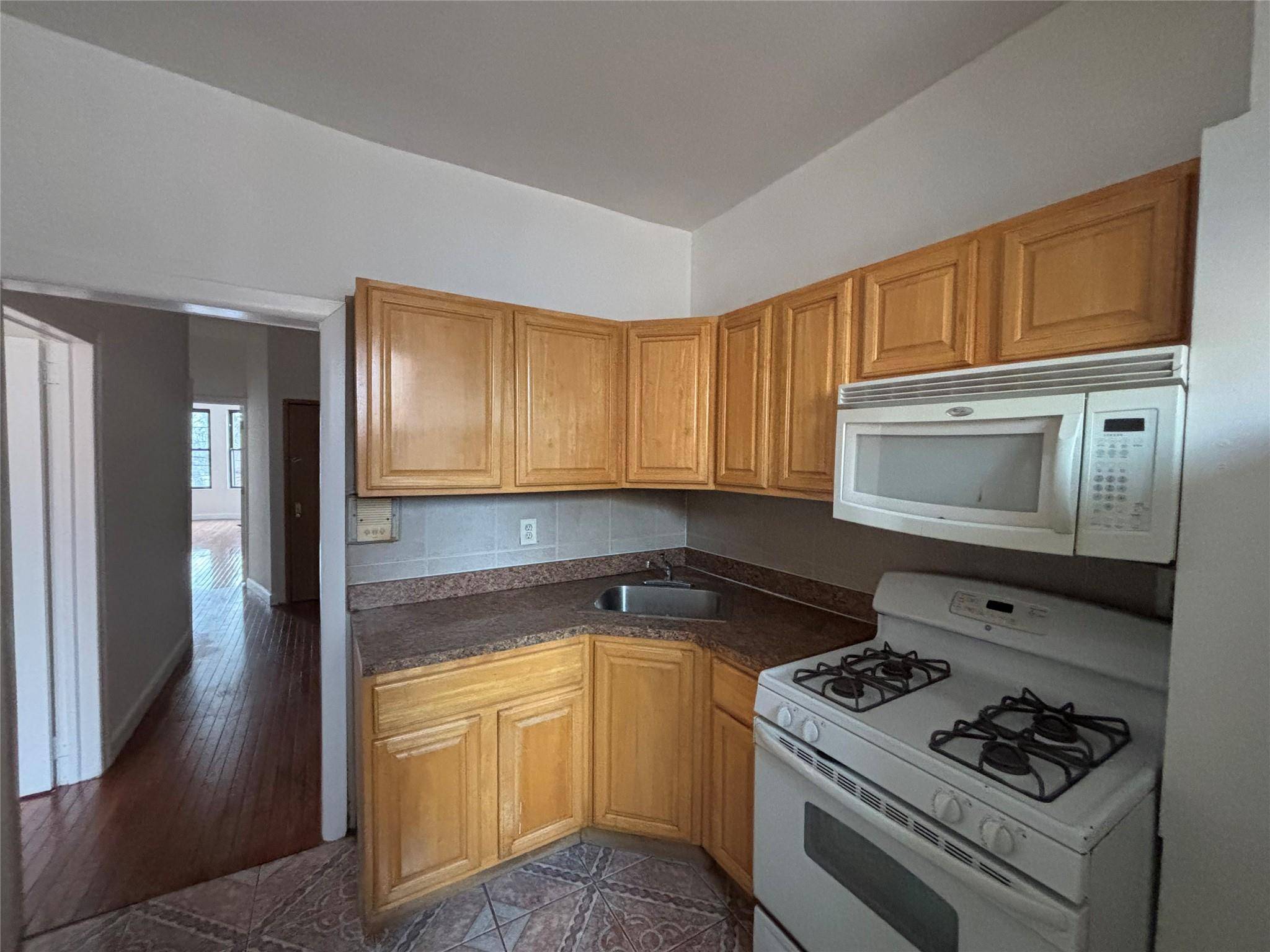 Bronx, NY 10460,1740 Fillmore ST #3